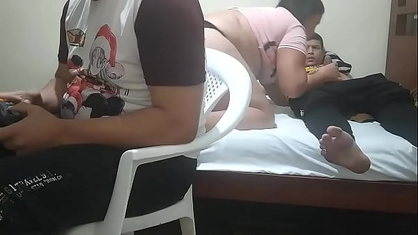 Moglie matura del cornuto intenta a succhiare giovane cazzo سكس عربي جديد argentinaxnxx